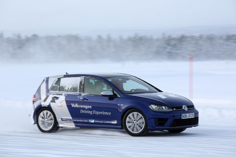  Volkswagen Golf R 5-Door 2013 года  (фото 58 из 100)